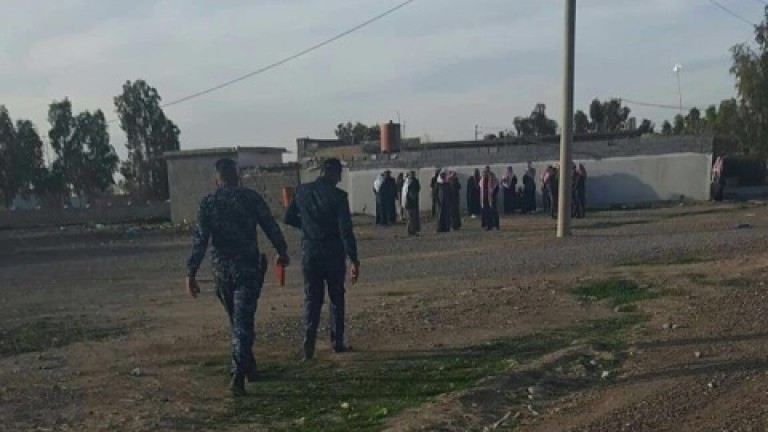 سه‌دان عه‌ره‌بی چه‌كدار گوندی په‌ڵكانه‌یان له‌ سنووری قه‌زای دوبز گه‌مارۆدا